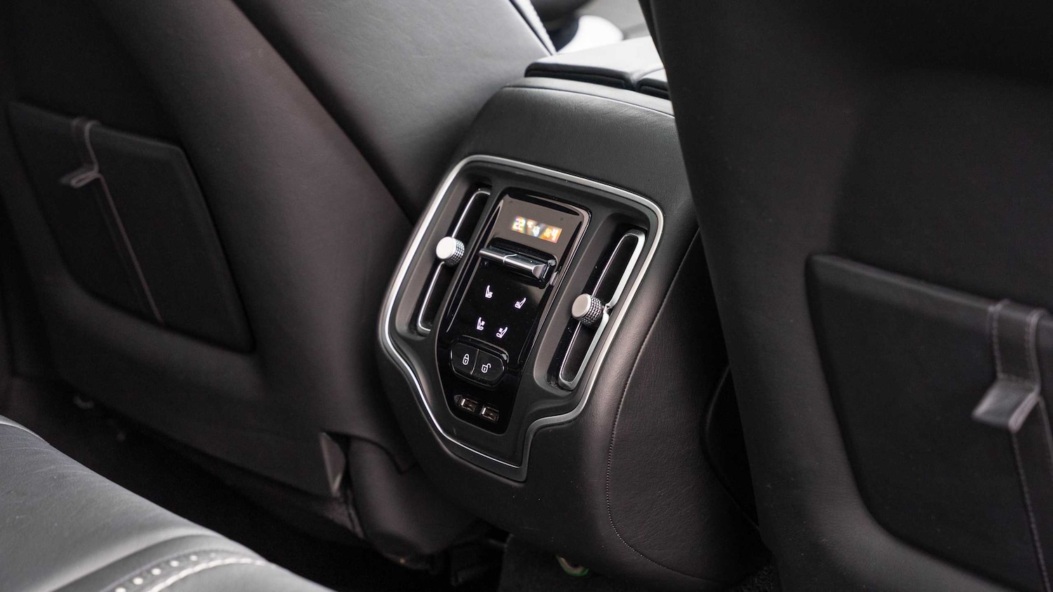 Used Aston Martin DBX 2021 for sale - 77178761: Photo 17