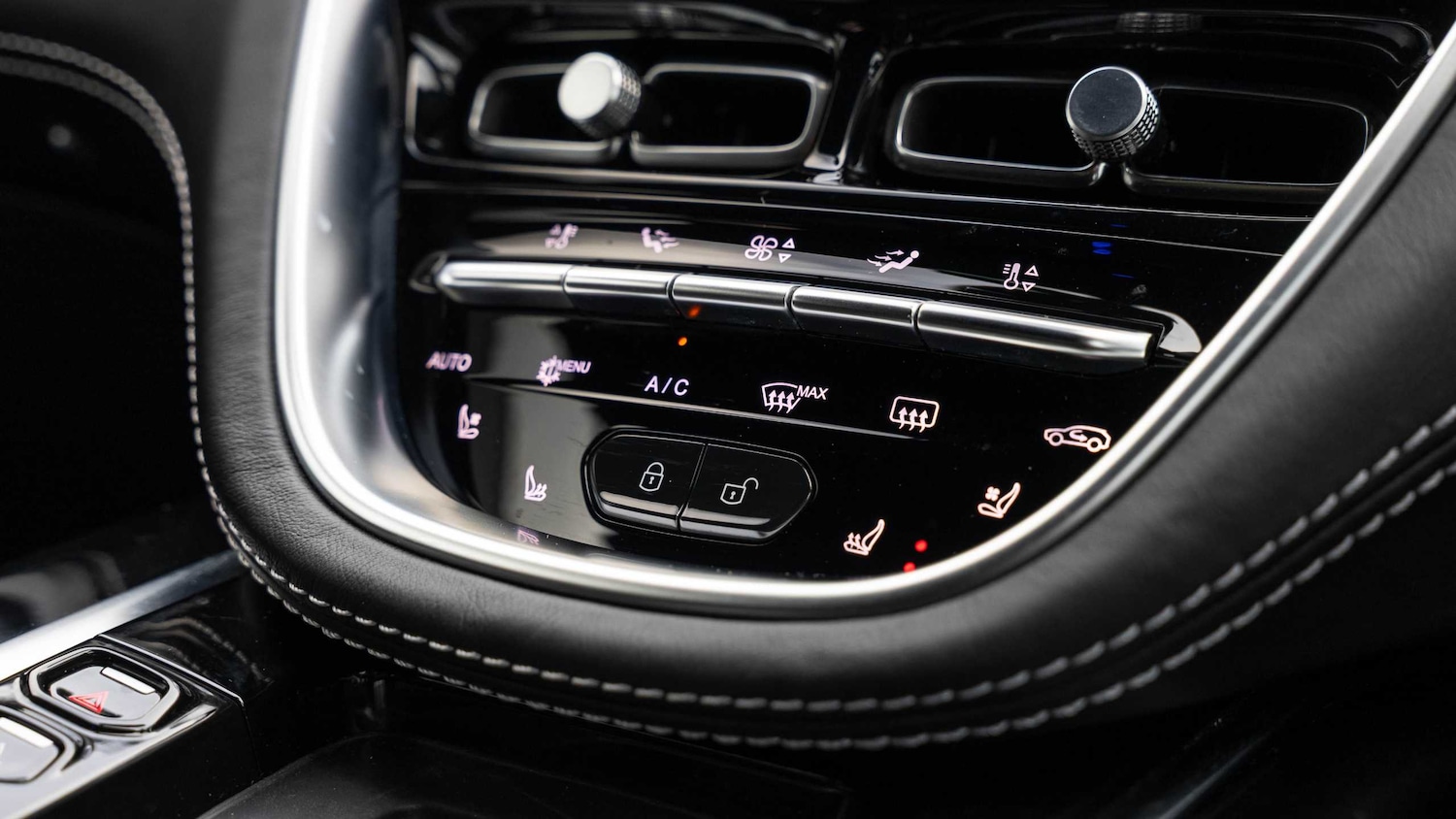 Used Aston Martin DBX 2021 for sale - 77178761: Photo 26