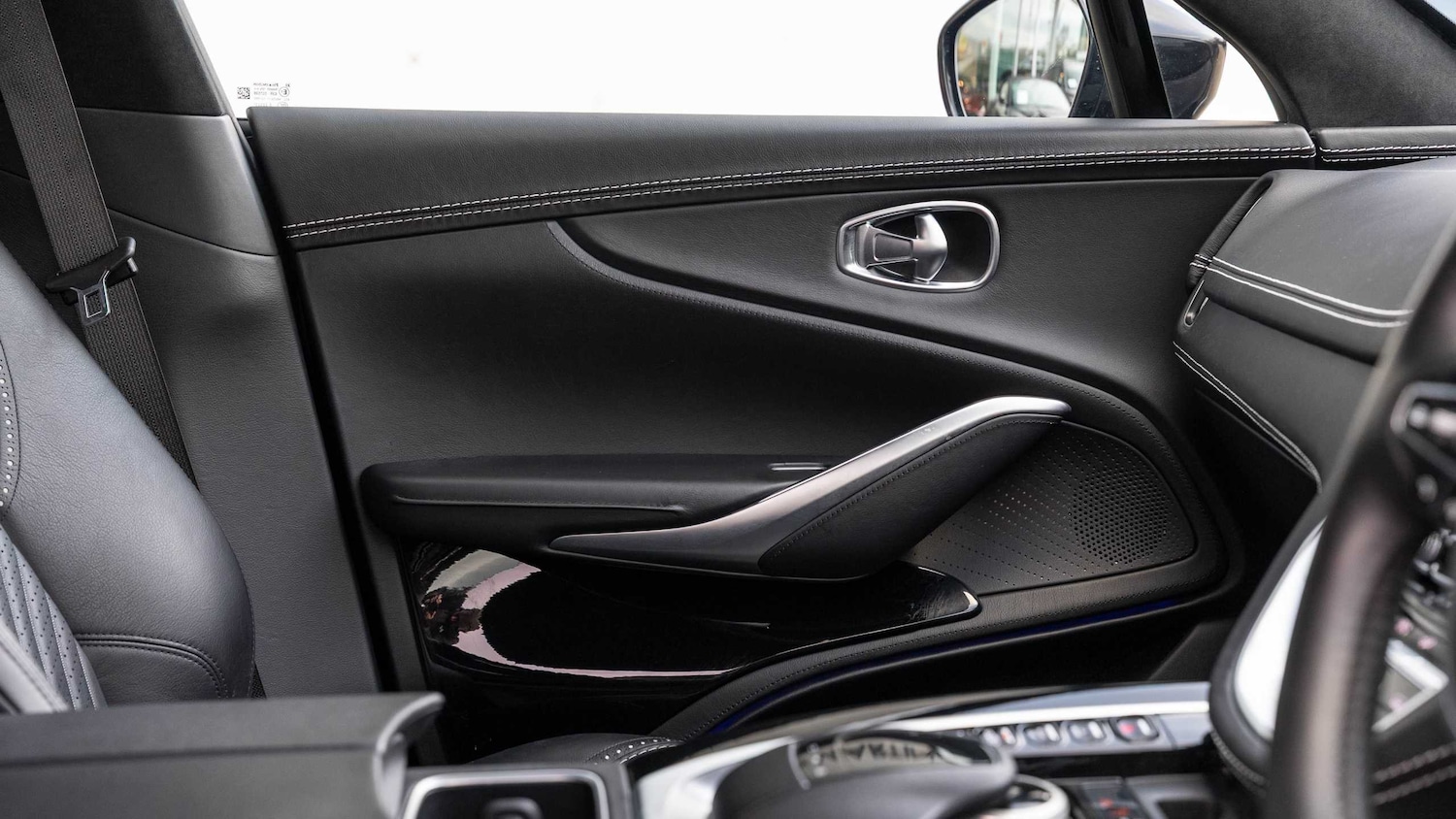 Used Aston Martin DBX 2021 for sale - 77178761: Photo 28