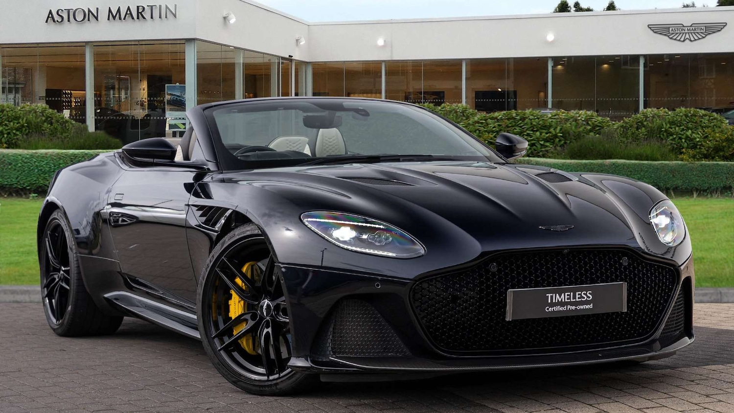 Used Aston Martin DBS 2022 for sale - 76113437: Photo 1