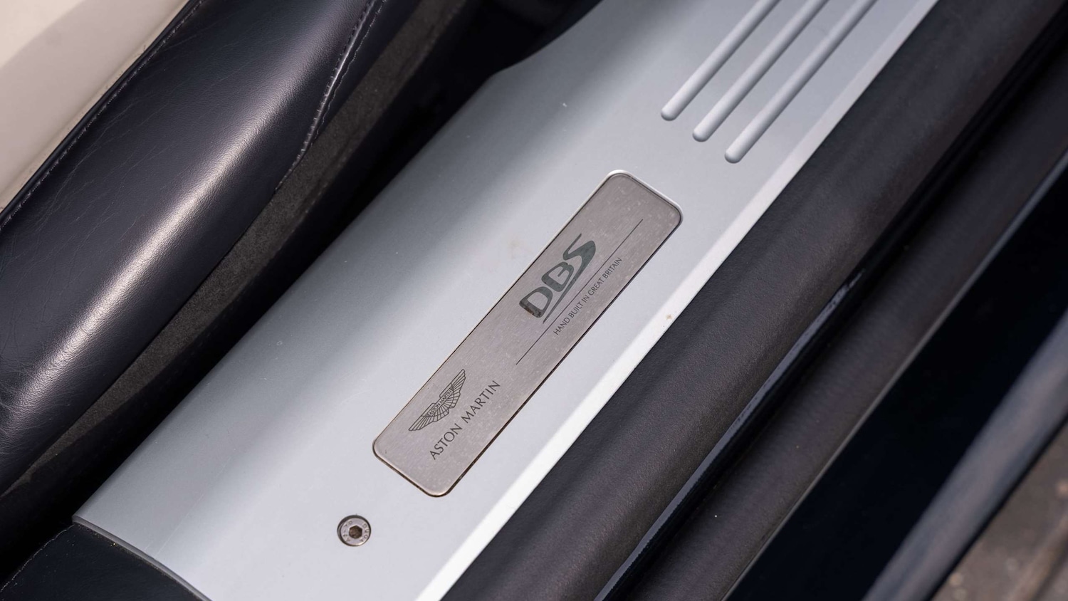 Used Aston Martin DBS 2022 for sale - 76113437: Photo 30
