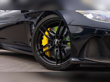 Used Aston Martin DBS 2022 for sale - 76113437: Photo 4