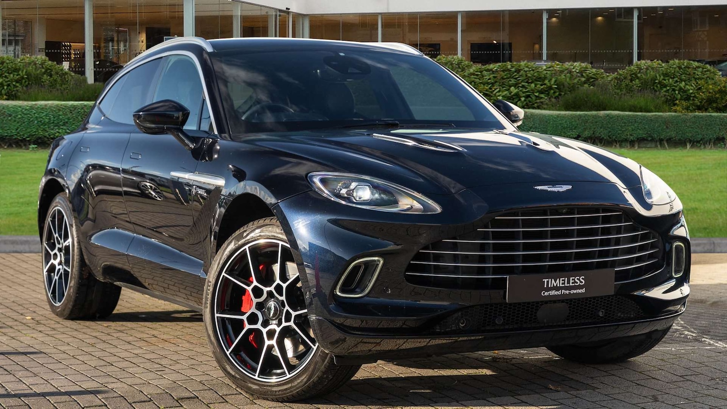 Used Aston Martin DBX 2020 for sale - 76842856: Photo 1