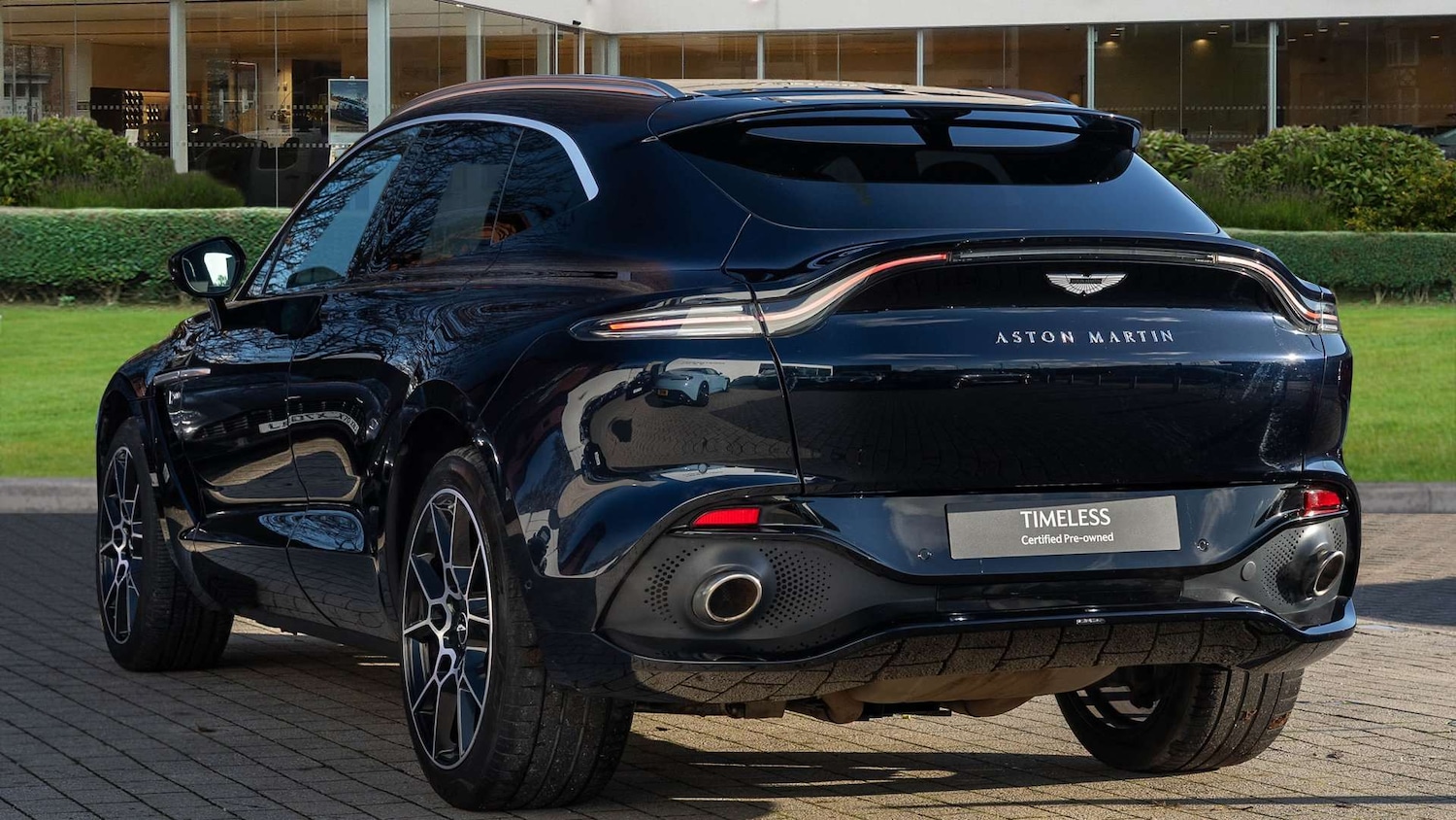 Used Aston Martin DBX 2020 for sale - 76842856: Photo 2