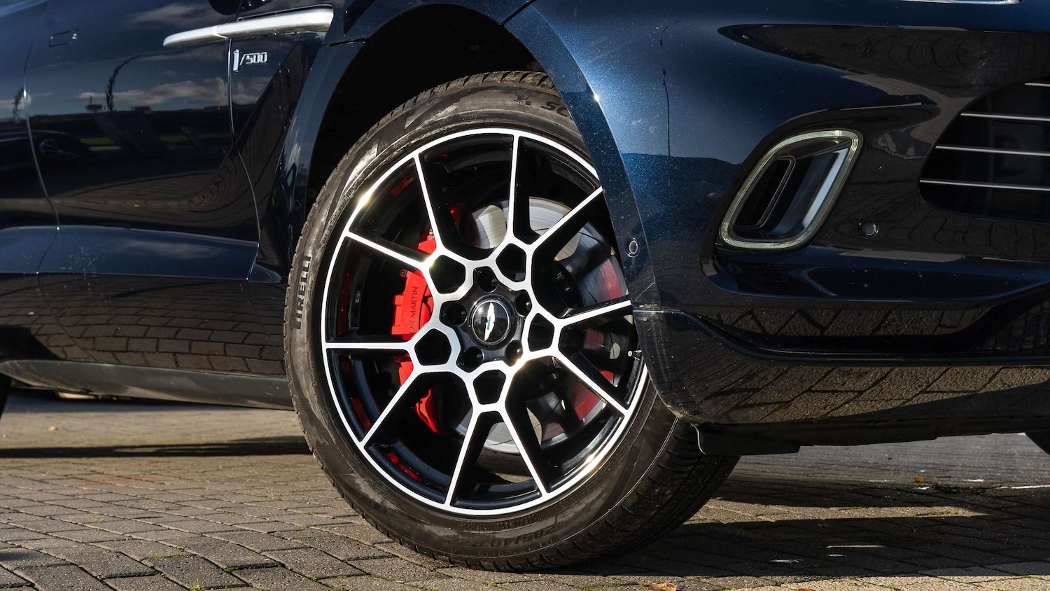 Used Aston Martin DBX 2020 for sale - 76842856: Photo 4