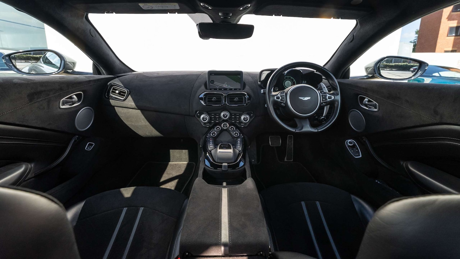 Used Aston Martin Vantage 2019 for sale - 76141491: Photo 11