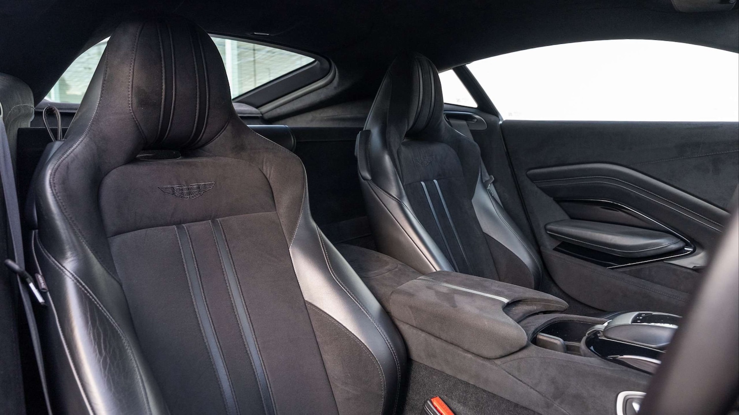 Used Aston Martin Vantage 2019 for sale - 76141491: Photo 12