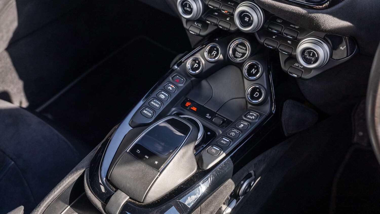 Used Aston Martin Vantage 2019 for sale - 76141491: Photo 24