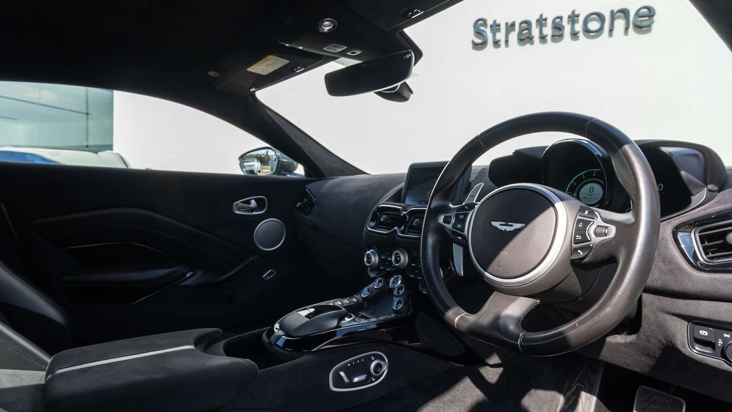Used Aston Martin Vantage 2019 for sale - 76141491: Photo 3