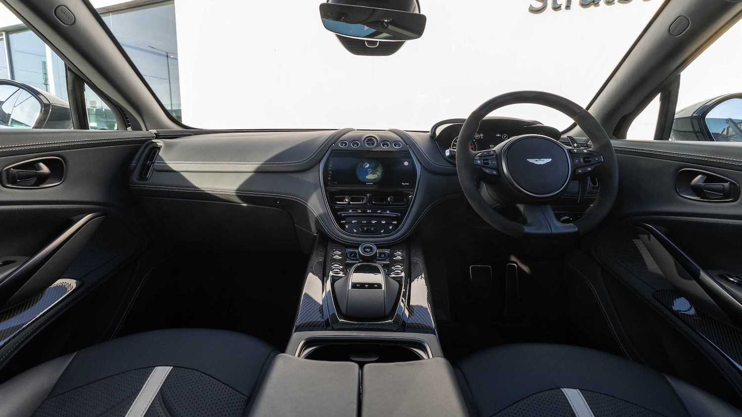 Used Aston Martin DBX 2024 for sale - 76955265: Photo 11