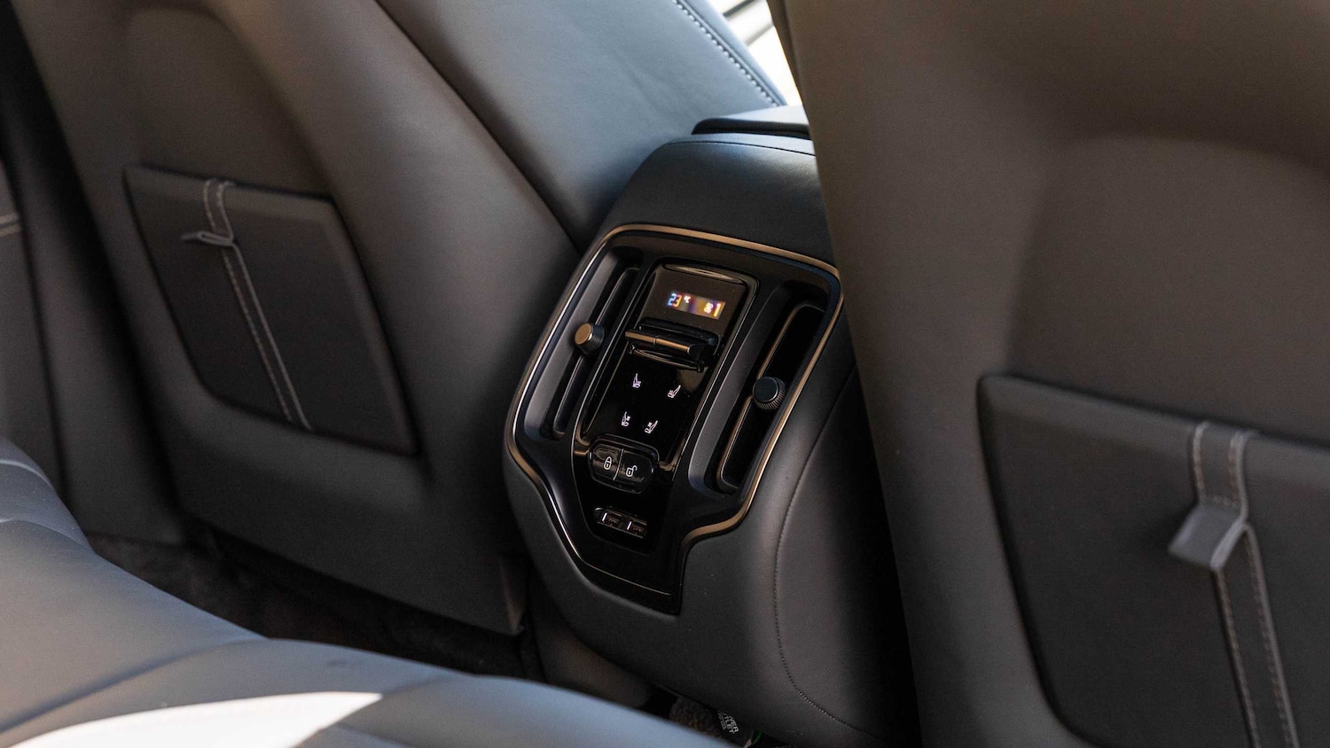 Used Aston Martin DBX 2024 for sale - 76955265: Photo 27