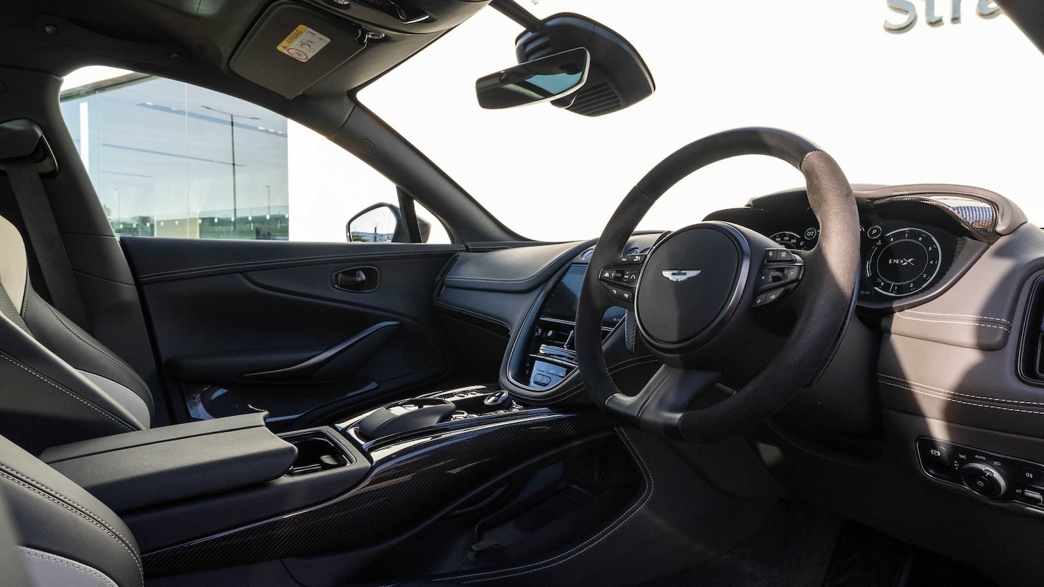 Used Aston Martin DBX 2024 for sale - 76955265: Photo 3