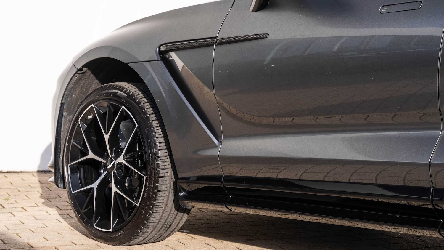 Used Aston Martin DBX 2024 for sale - 76955265: Photo 9