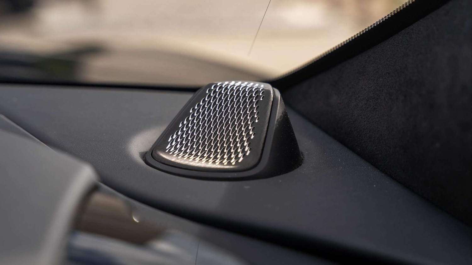Used Aston Martin Vantage 2024 for sale - 76113525: Photo 28