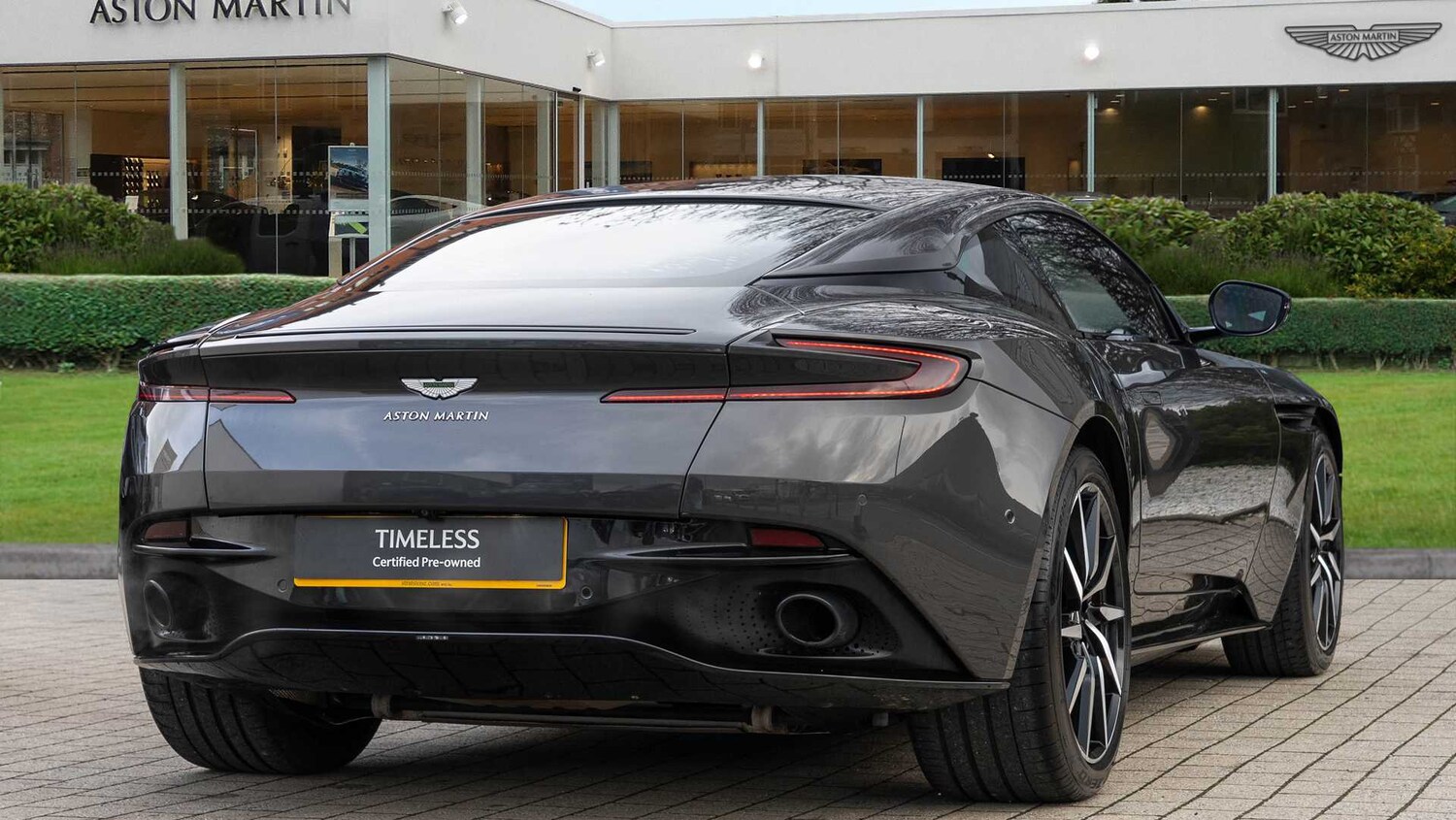 Used Aston Martin DB11 2017 for sale - 77540797: Photo 17
