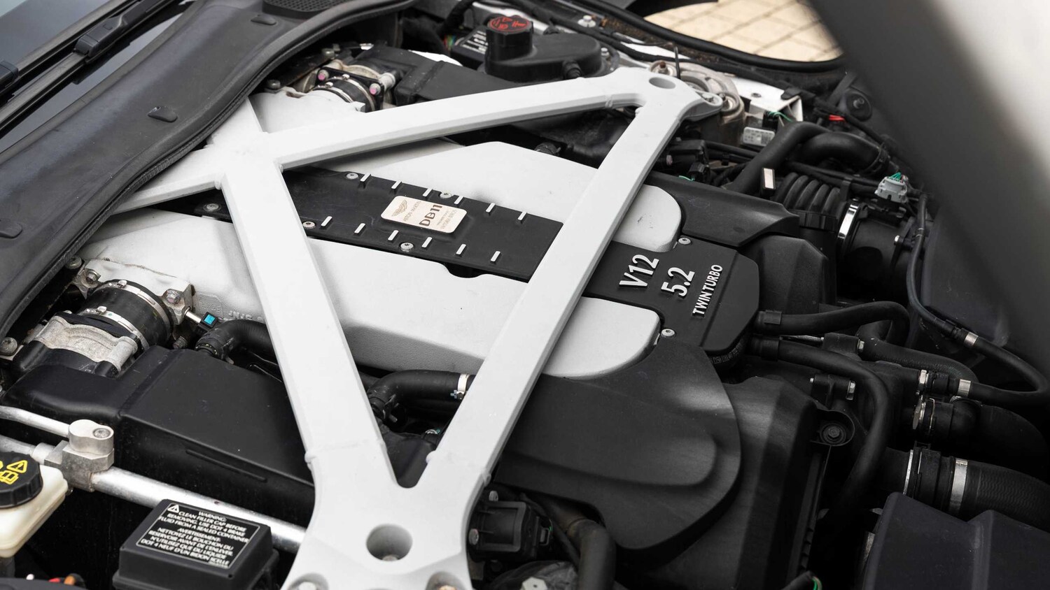 Used Aston Martin DB11 2017 for sale - 77540797: Photo 28