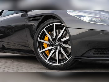 Used Aston Martin DB11 2017 for sale - 77540797: Photo