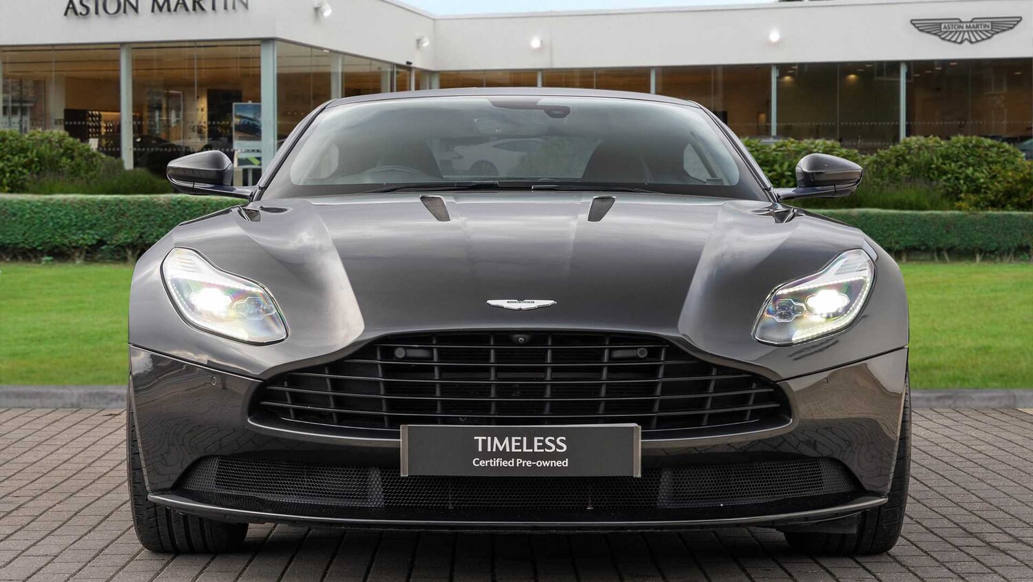 Used Aston Martin DB11 2017 for sale - 77540797: Photo 7