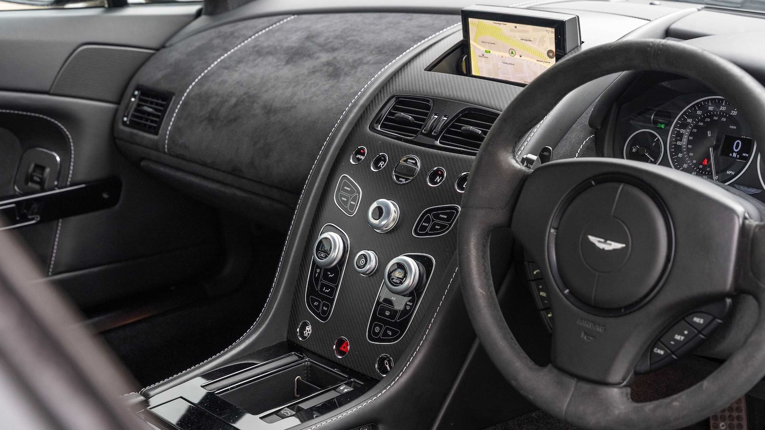 Used Aston Martin Vantage 2017 for sale - 77628218: Photo 10