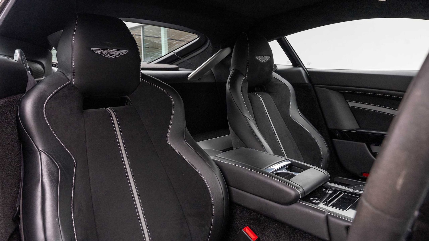 Used Aston Martin Vantage 2017 for sale - 77628218: Photo 11