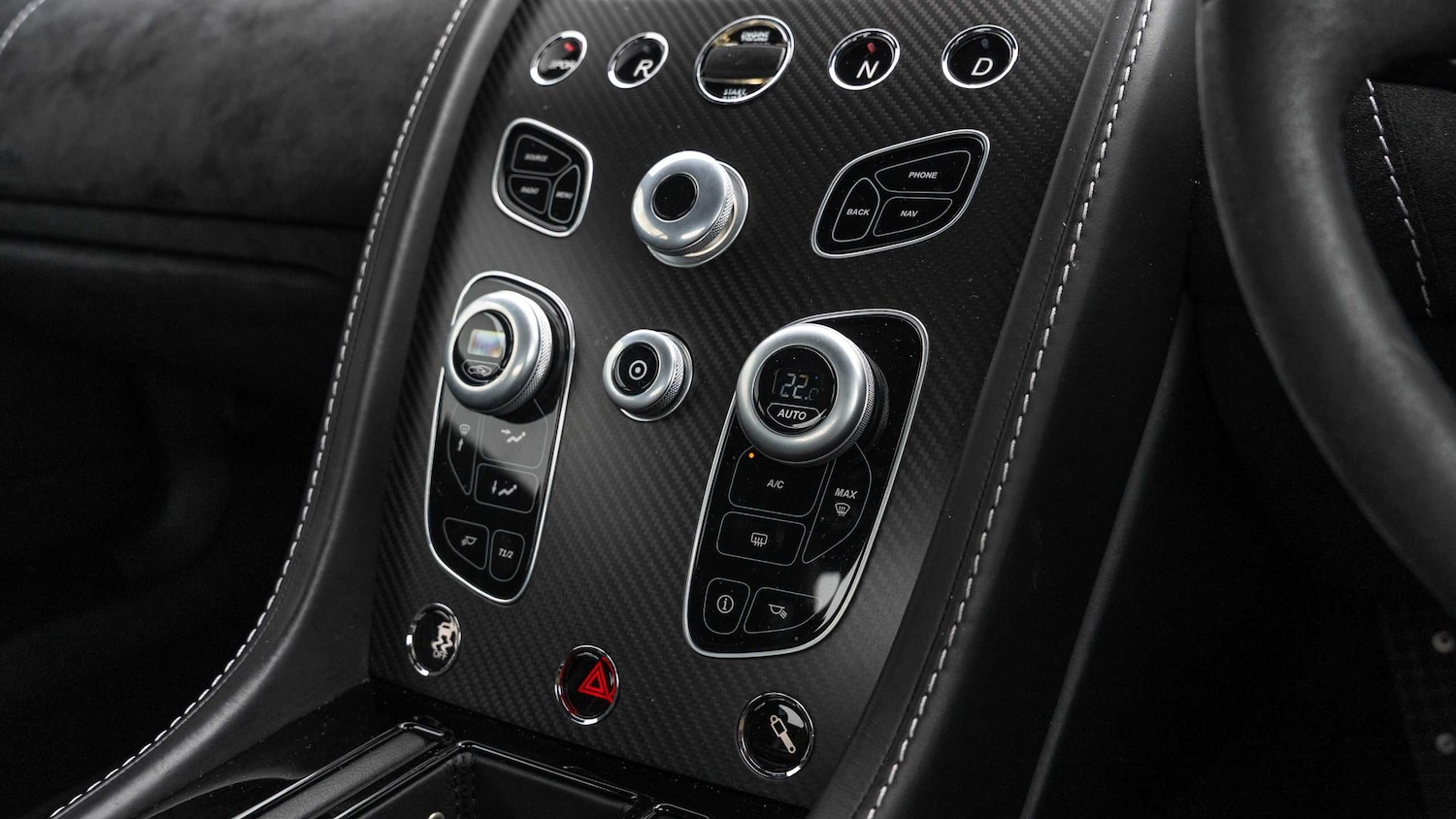 Used Aston Martin Vantage 2017 for sale - 77628218: Photo 24