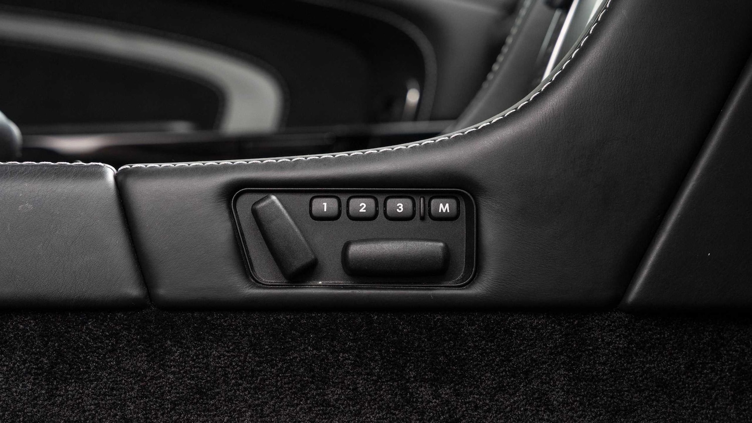 Used Aston Martin Vantage 2017 for sale - 77628218: Photo 27