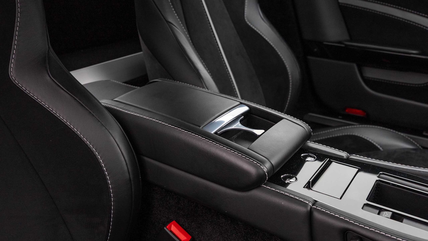 Used Aston Martin Vantage 2017 for sale - 77628218: Photo 29