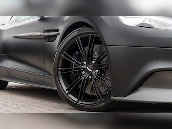 Used Aston Martin Vanquish 2014 for sale - 76286361: Photo