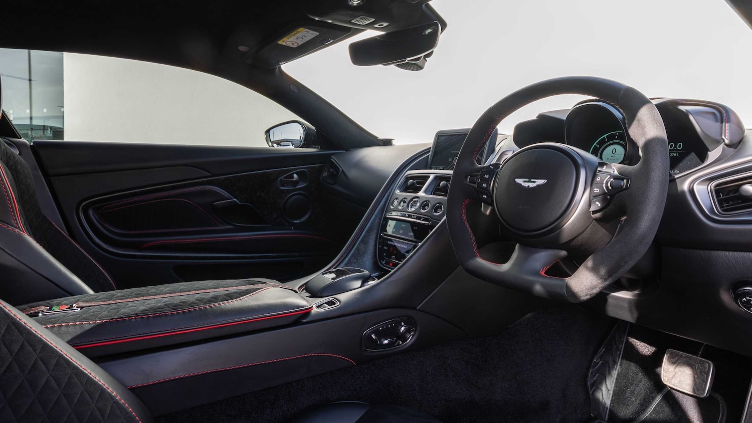 Used Aston Martin DBS 2019 for sale - 77661251: Photo 3