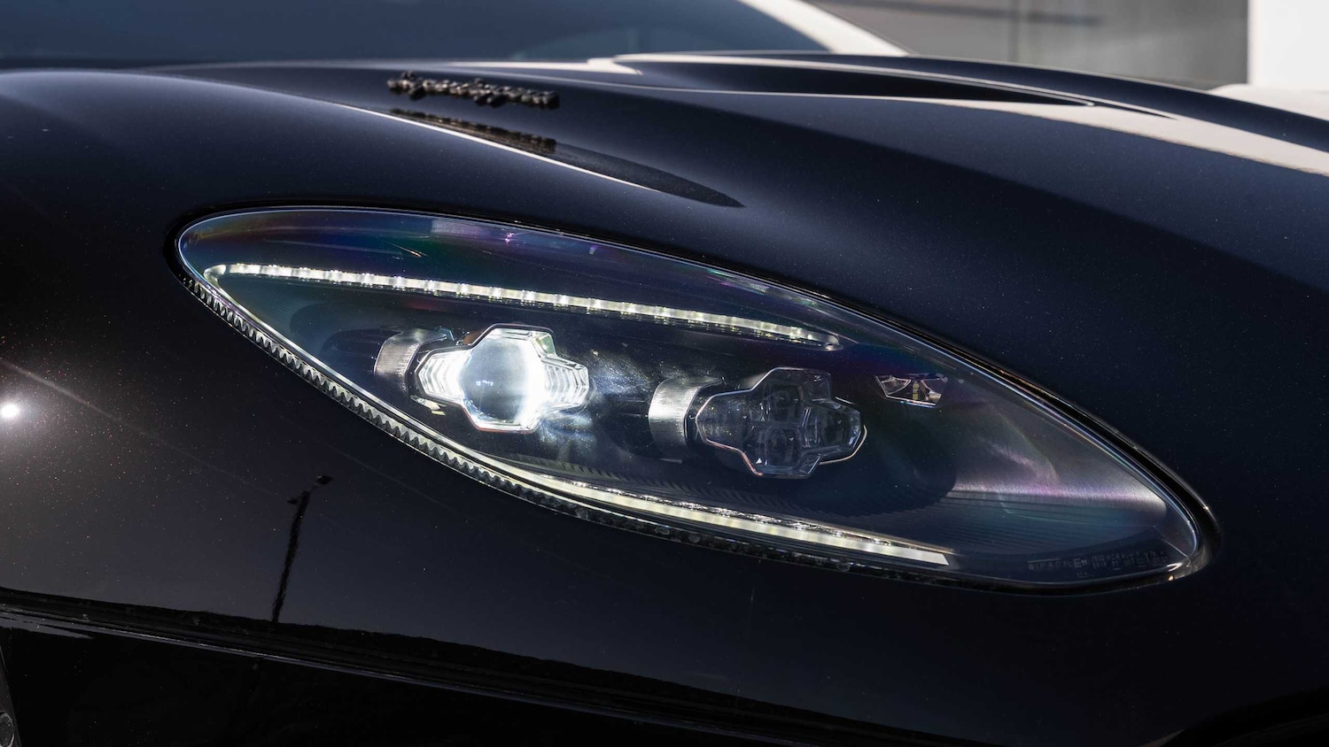 Used Aston Martin DBS 2019 for sale - 77661251: Photo 31