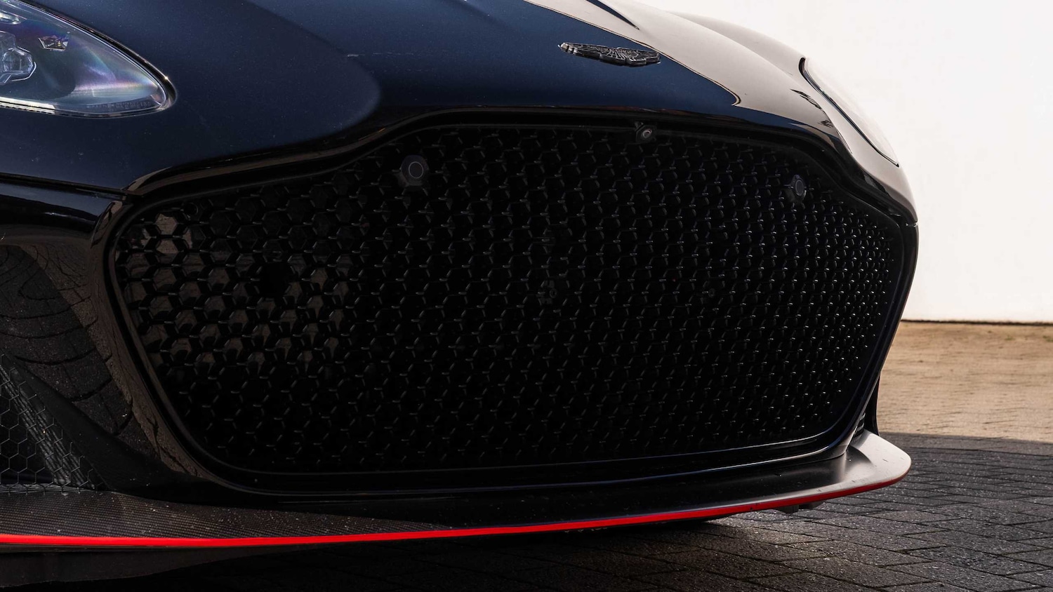 Used Aston Martin DBS 2019 for sale - 77661251: Photo 32