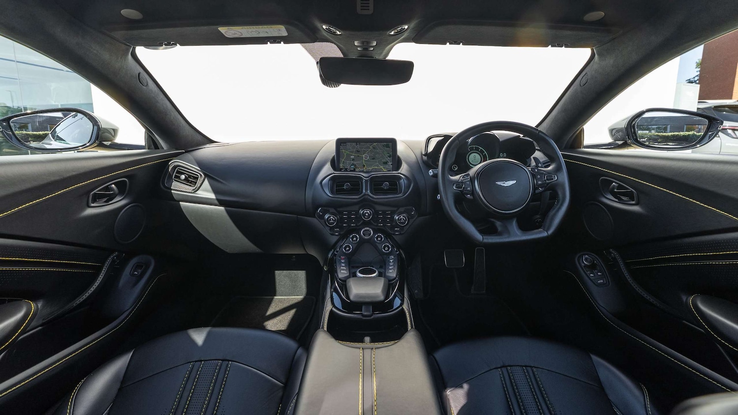 Used Aston Martin Vantage 2019 for sale - 76421182: Photo 10