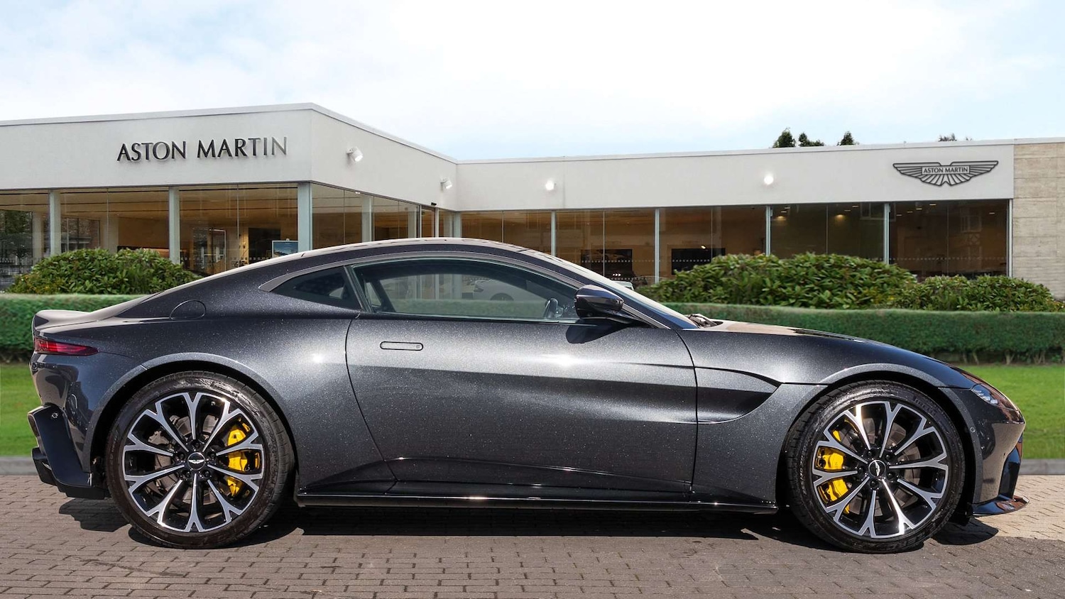 Used Aston Martin Vantage 2019 for sale - 76421182: Photo 13