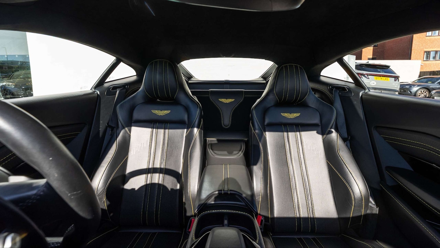 Used Aston Martin Vantage 2019 for sale - 76421182: Photo 17