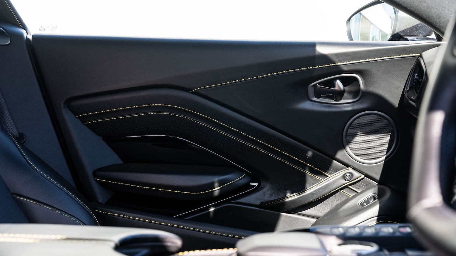 Used Aston Martin Vantage 2019 for sale - 76421182: Photo 18