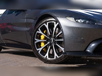 Used Aston Martin Vantage 2019 for sale - 76421182: Photo
