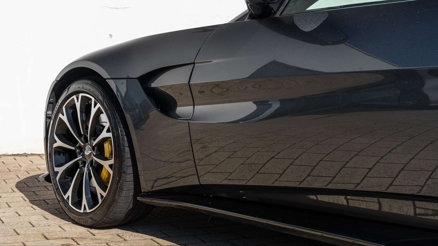 Used Aston Martin Vantage 2019 for sale - 76421182: Photo 9