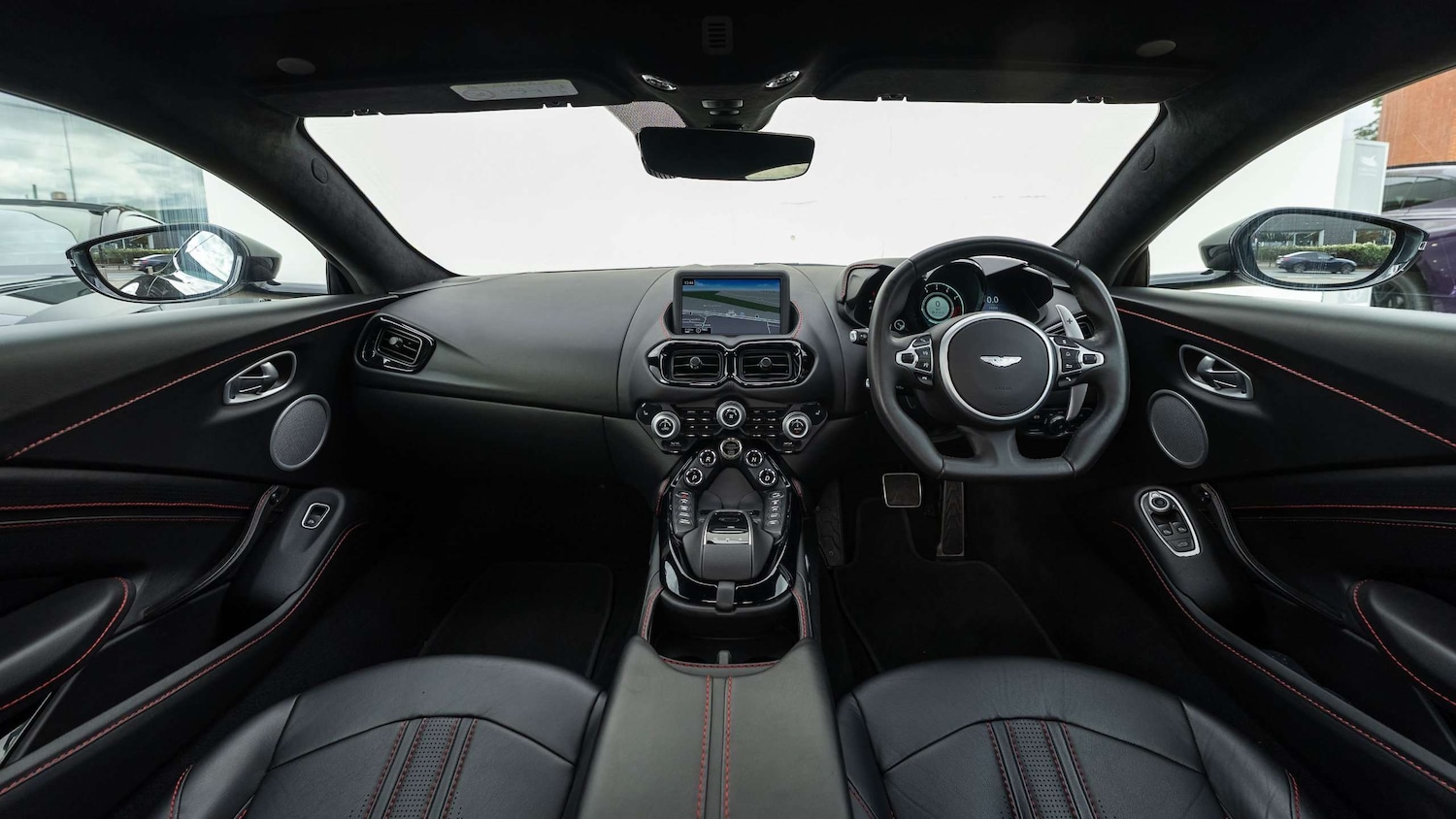 Used Aston Martin Vantage 2021 for sale - 76351732: Photo 11