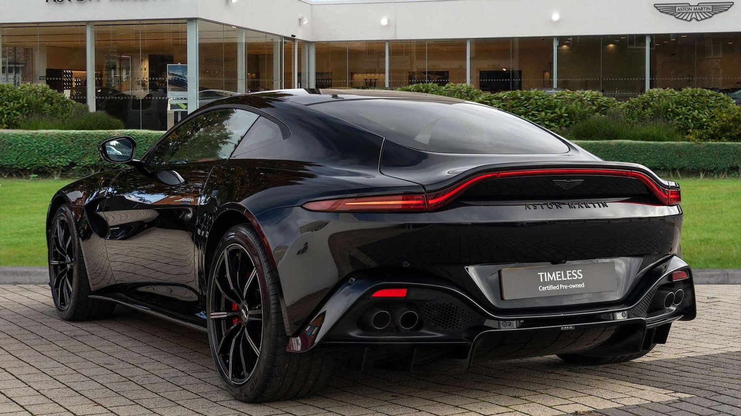 Used Aston Martin Vantage 2021 for sale - 76351732: Photo 2
