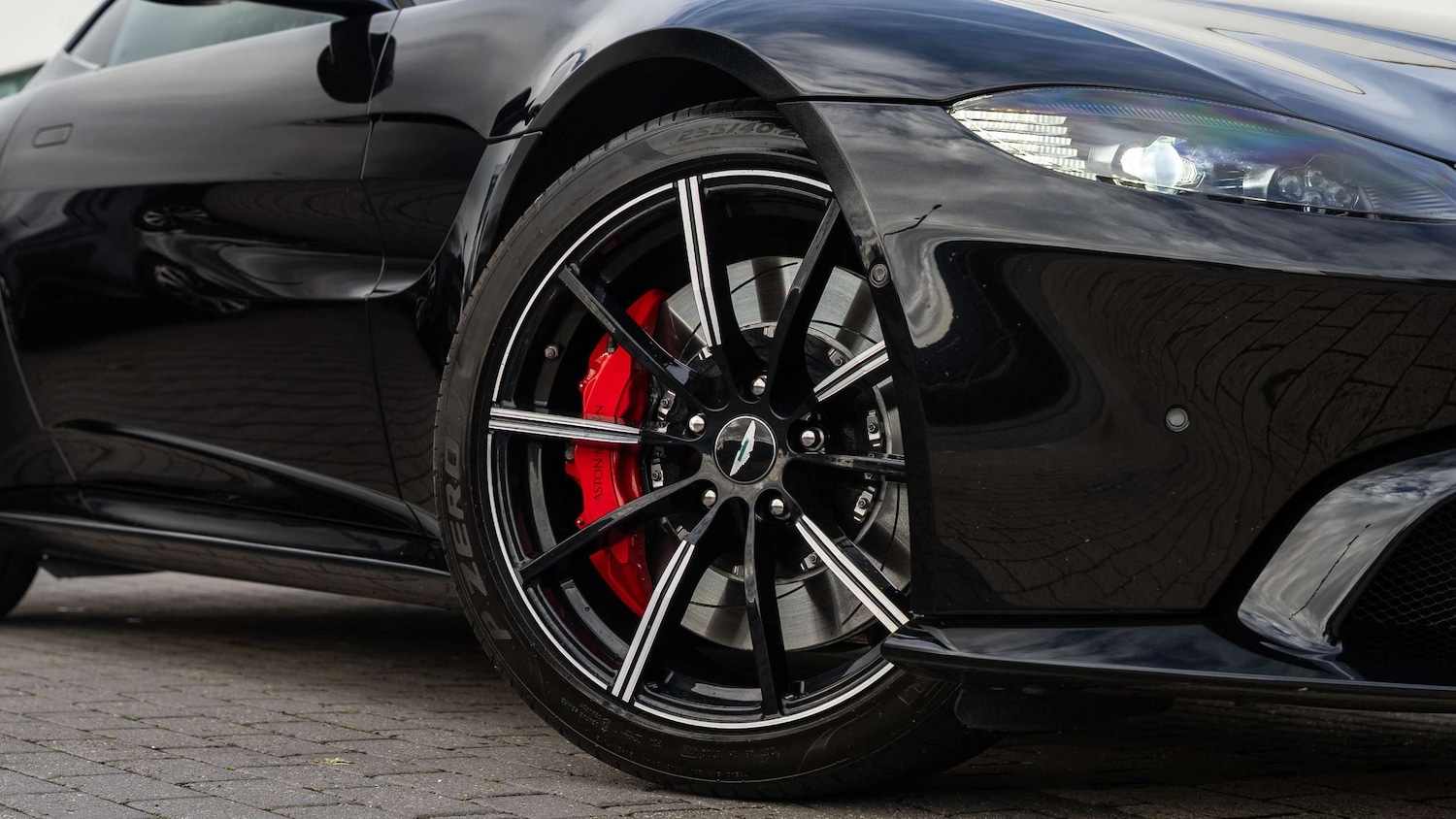 Used Aston Martin Vantage 2021 for sale - 76351732: Photo 4