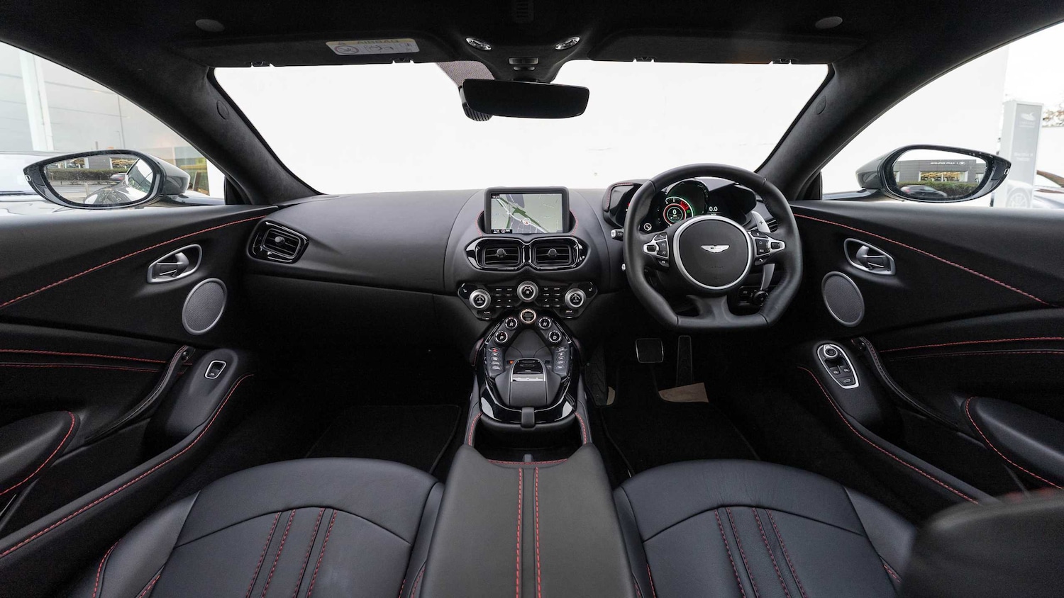 Used Aston Martin Vantage 2019 for sale - 76889795: Photo 11