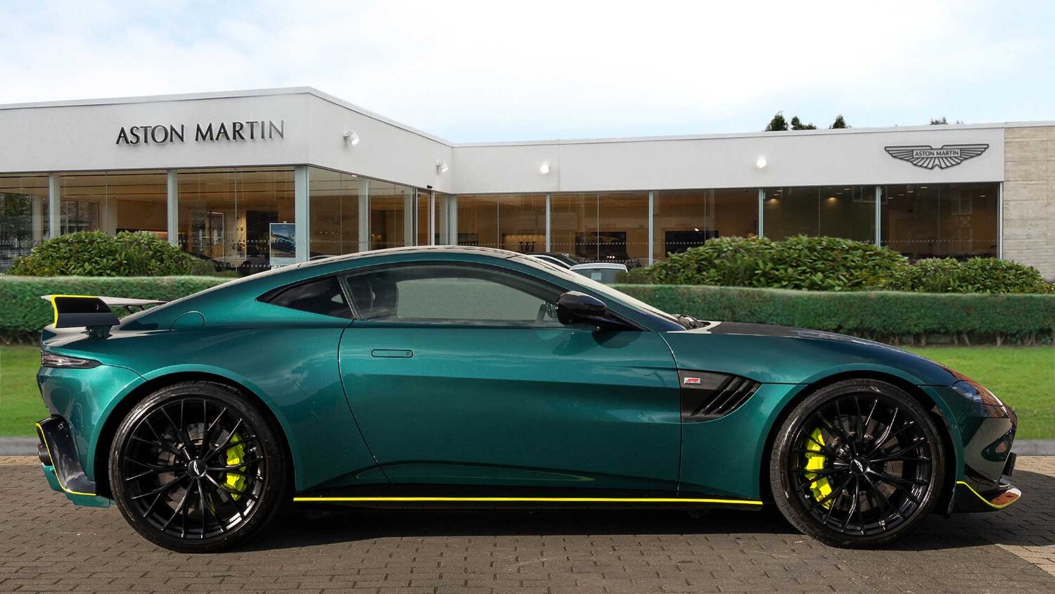 Used Aston Martin Vantage 2021 for sale - 77914149: Photo 13
