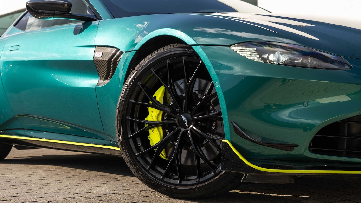 Used Aston Martin Vantage 2021 for sale - 77914149: Photo 3