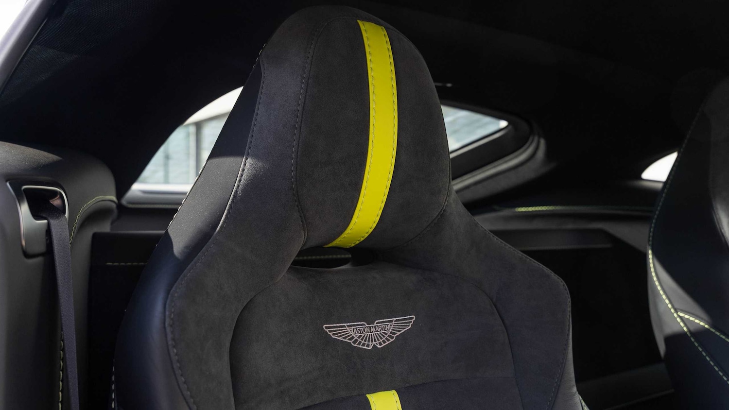 Used Aston Martin Vantage 2021 for sale - 77914149: Photo 4