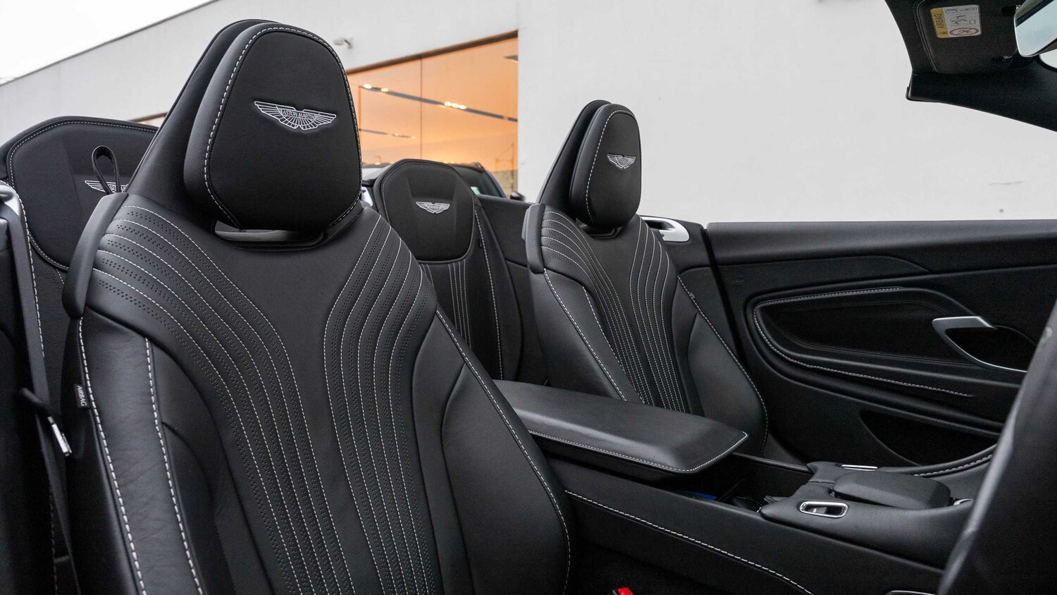 Used Aston Martin DB11 2019 for sale - 77373836: Photo 12