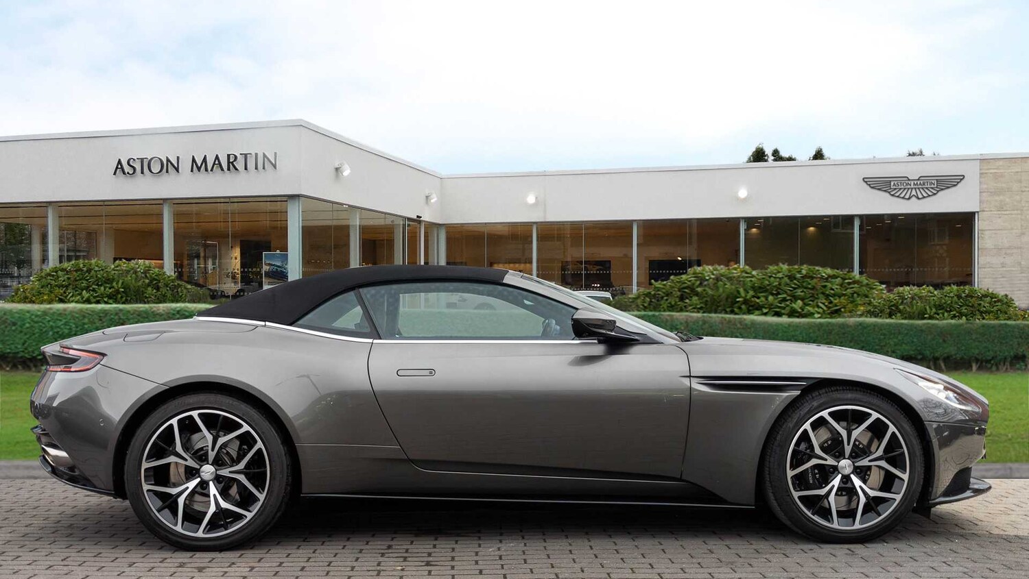 Used Aston Martin DB11 2019 for sale - 77373836: Photo 16