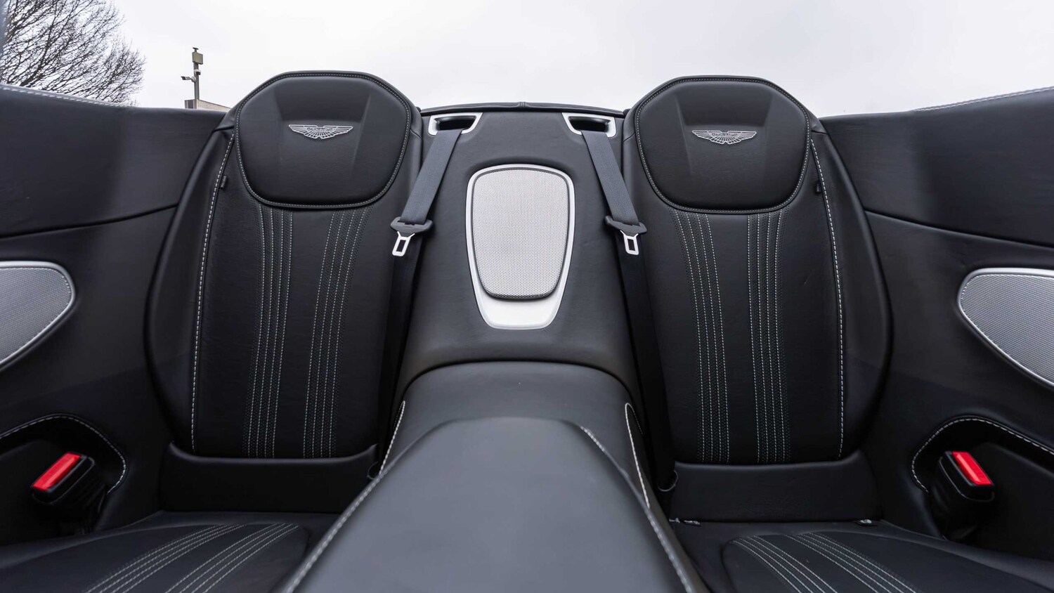 Used Aston Martin DB11 2019 for sale - 77373836: Photo 19