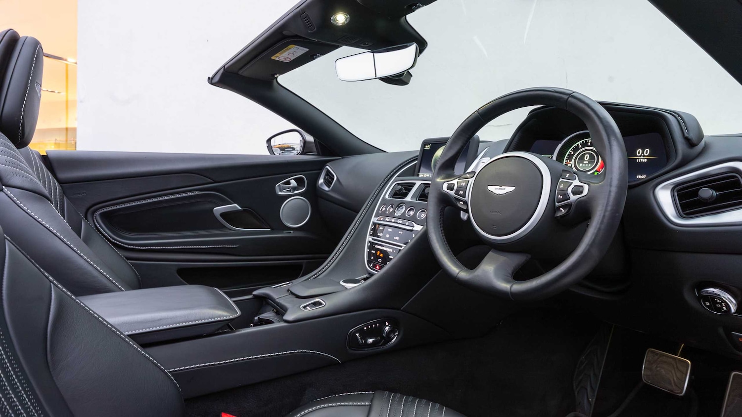 Used Aston Martin DB11 2019 for sale - 77373836: Photo 3