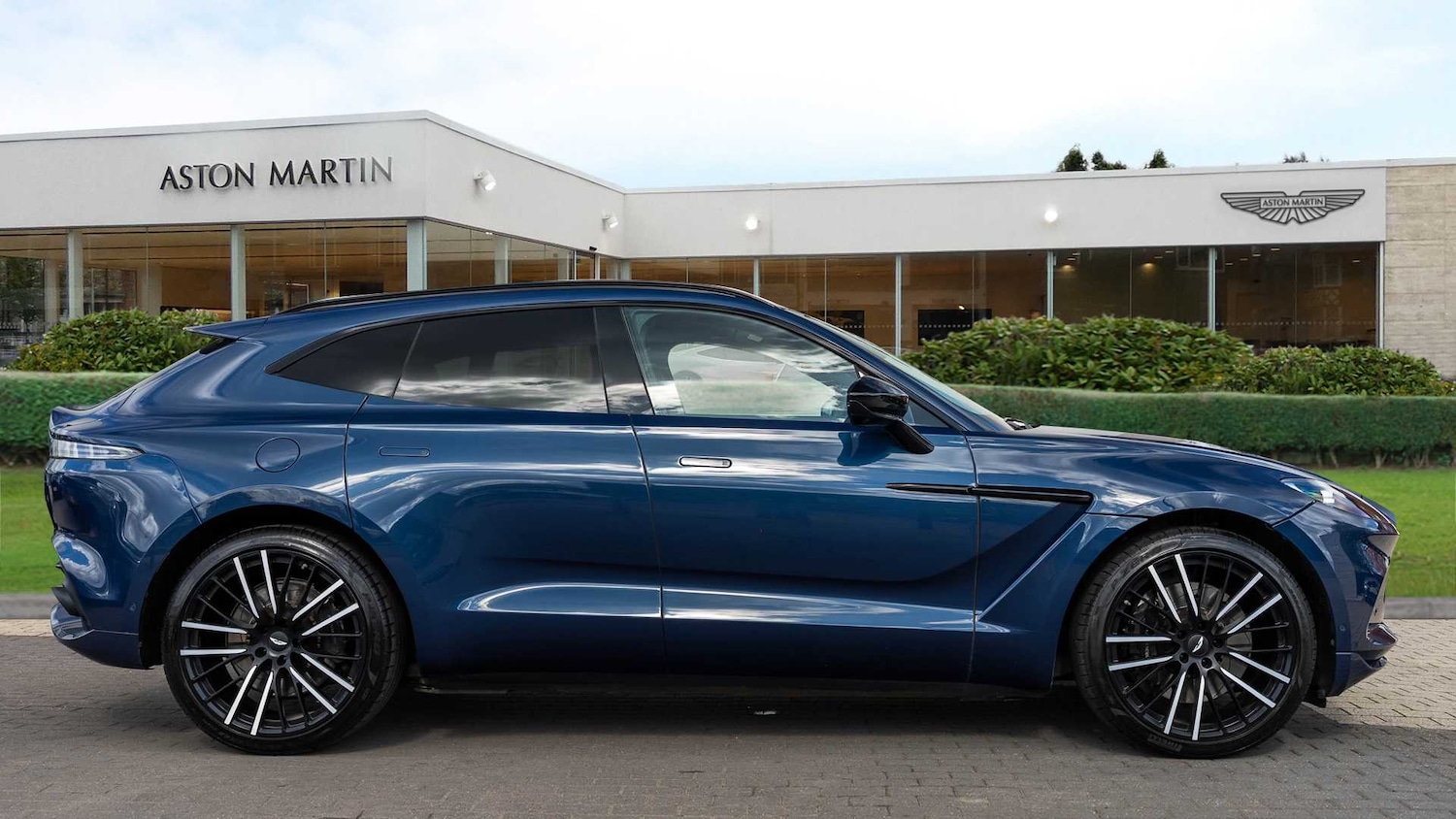 Used Aston Martin DBX for sale - 78089695: Photo 3