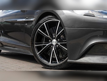 Used Aston Martin Vanquish 2013 for sale - 75282209: Photo